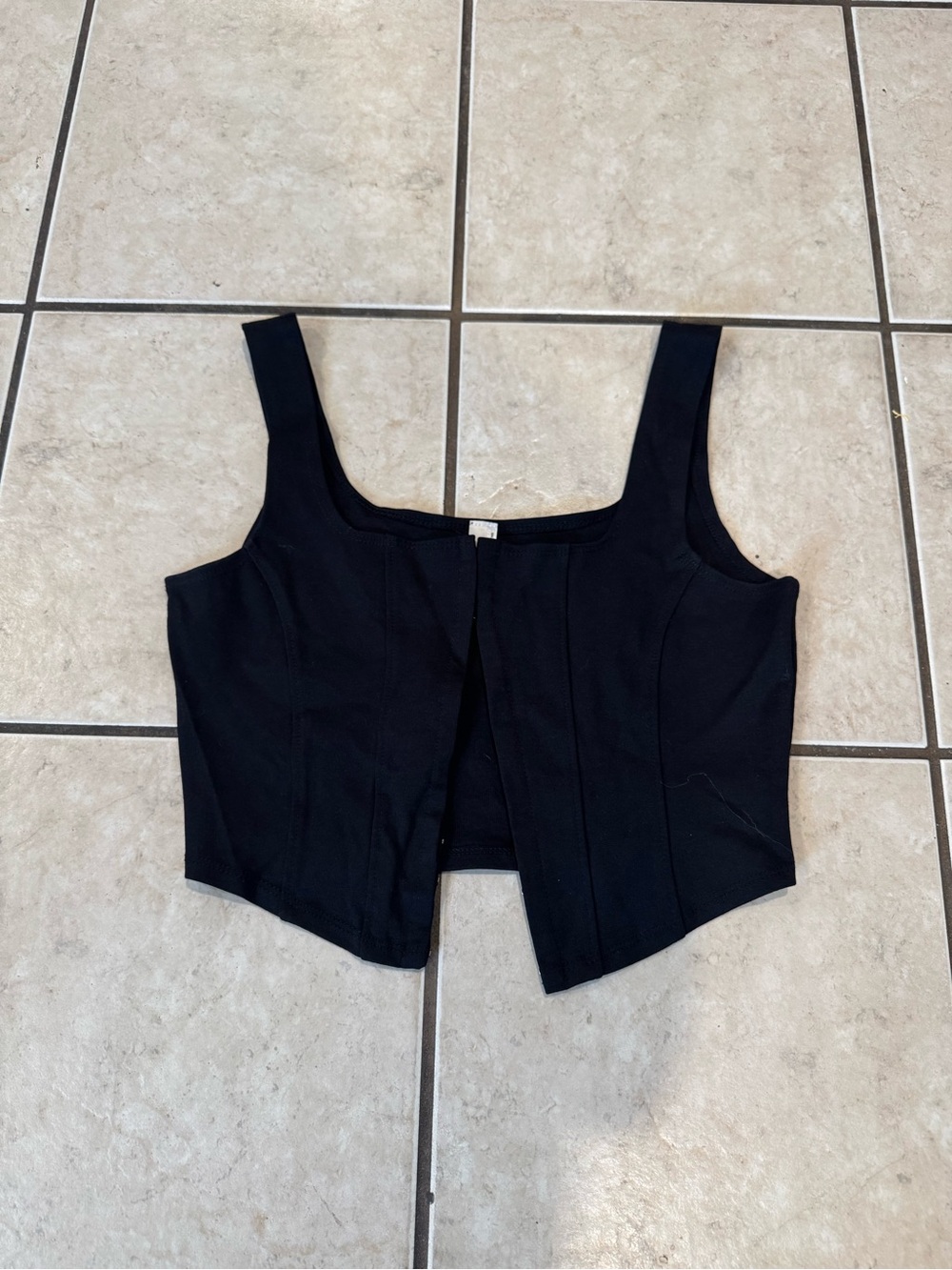 Black Square Neck Cropped Tank Top